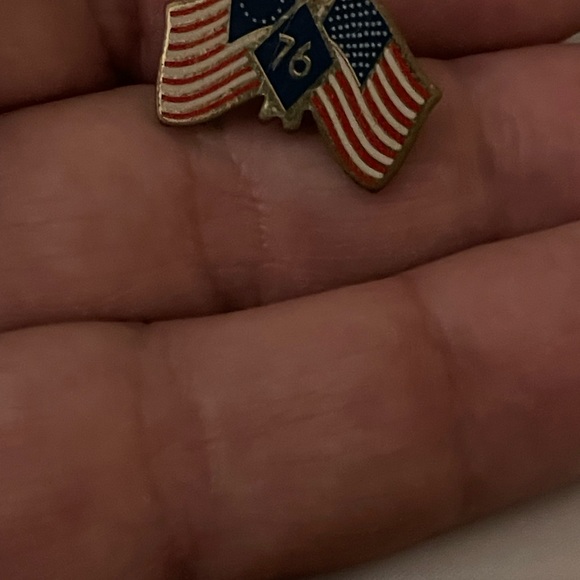 Small Bucentennnial pin - Picture 2 of 3